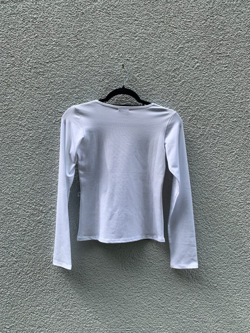 CHOCOLEITE Langarmshirt S Schwarz mit bunten Blumenmustern