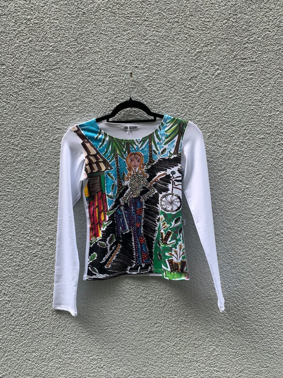 CHOCOLEITE Langarmshirt S Schwarz mit bunten Blumenmustern