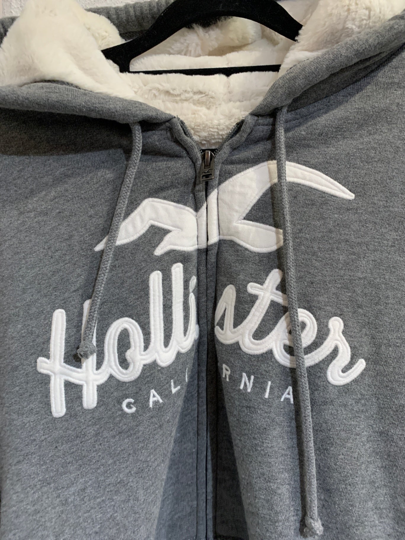 Hollister Strickjacke mit Fell M Grau