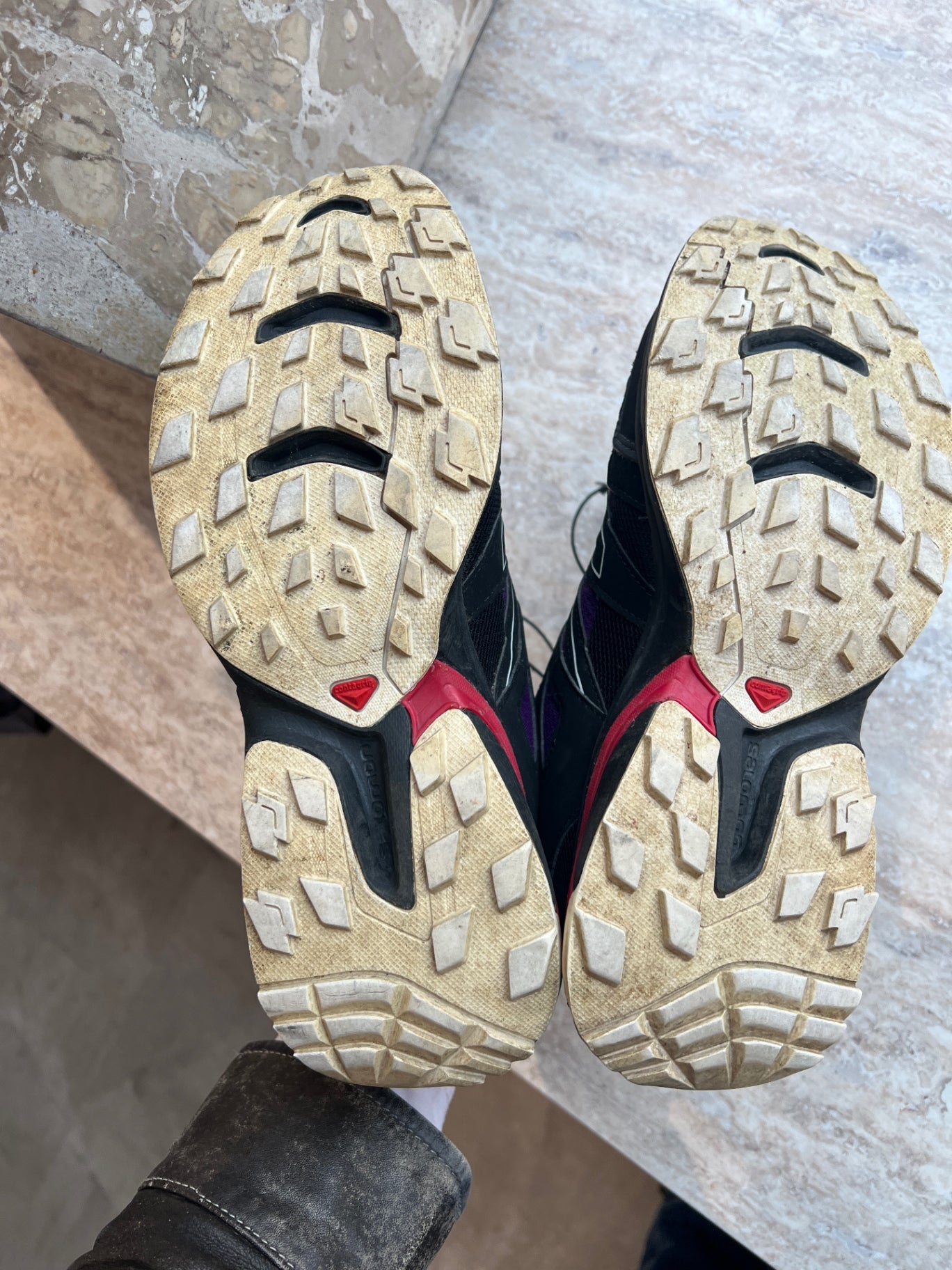 Salomon Sportschuhe 40 Lila, Schwarz, Rot