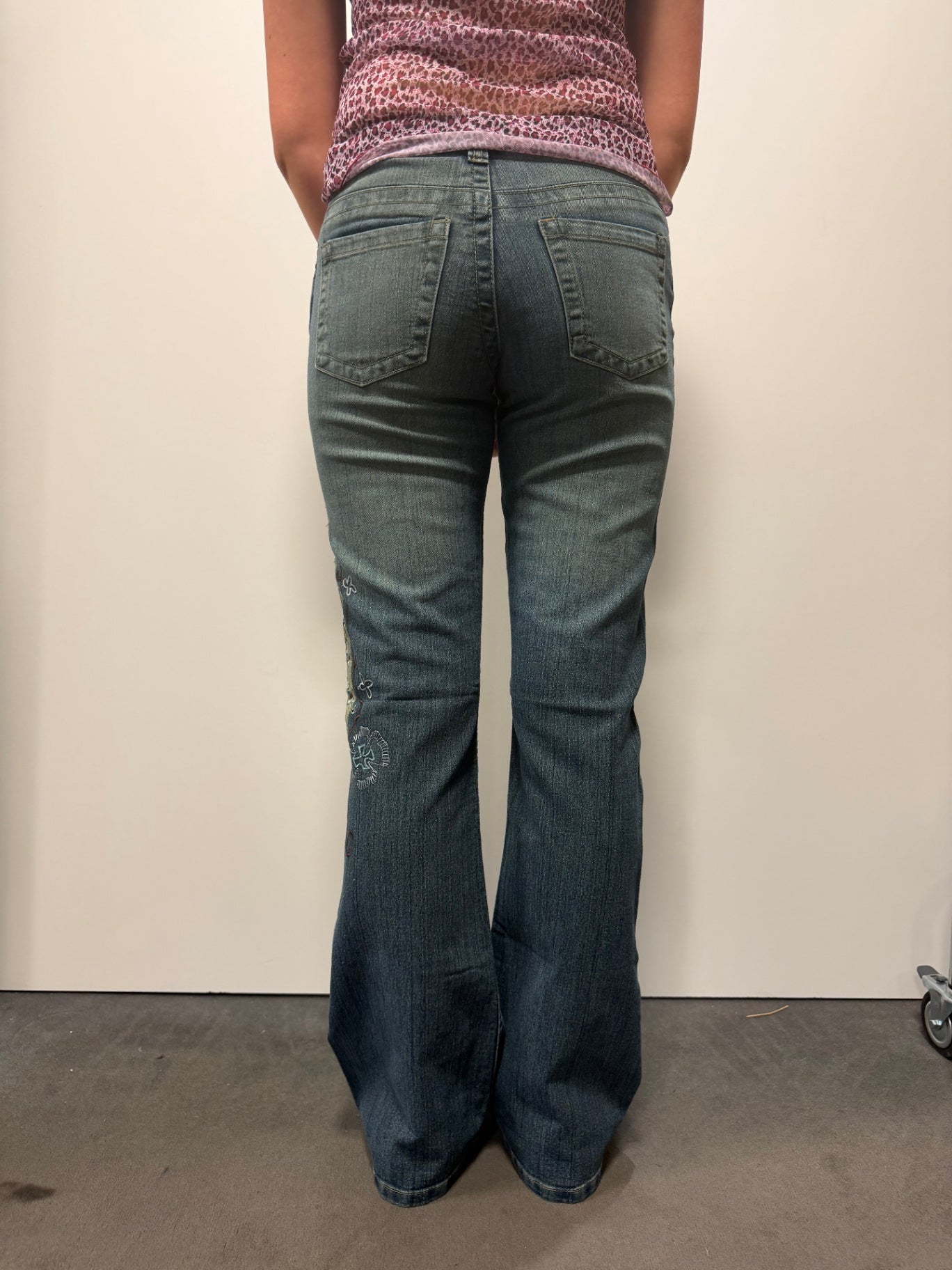 Jeans 34 Blau bestickt