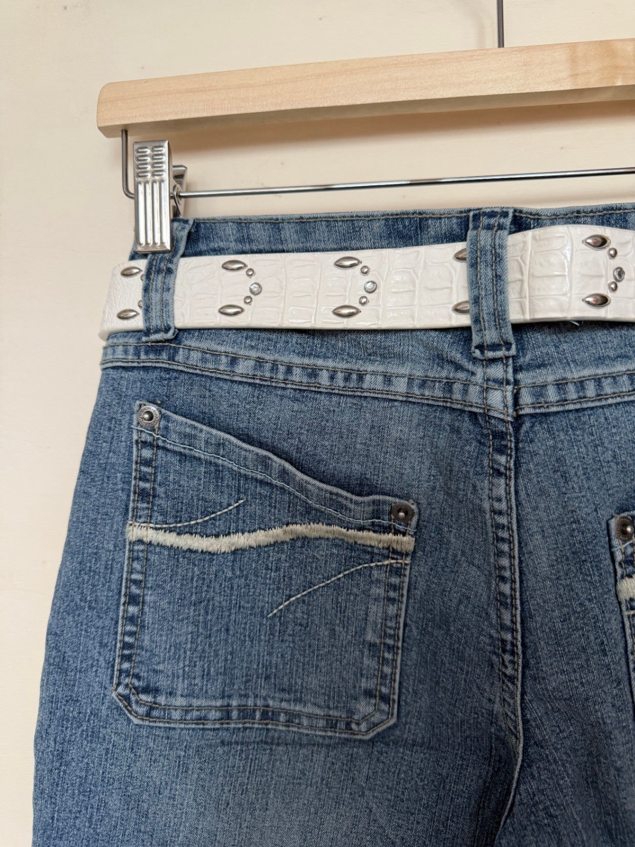 Jeans 34 Blau mit Gürtel