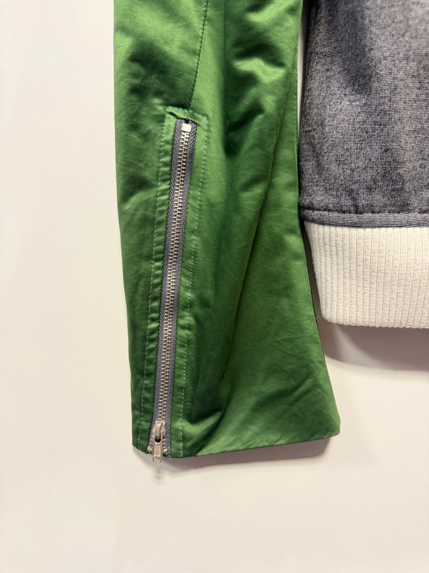 ANTIPODIUM LONDON Jacke M Grau und Grün