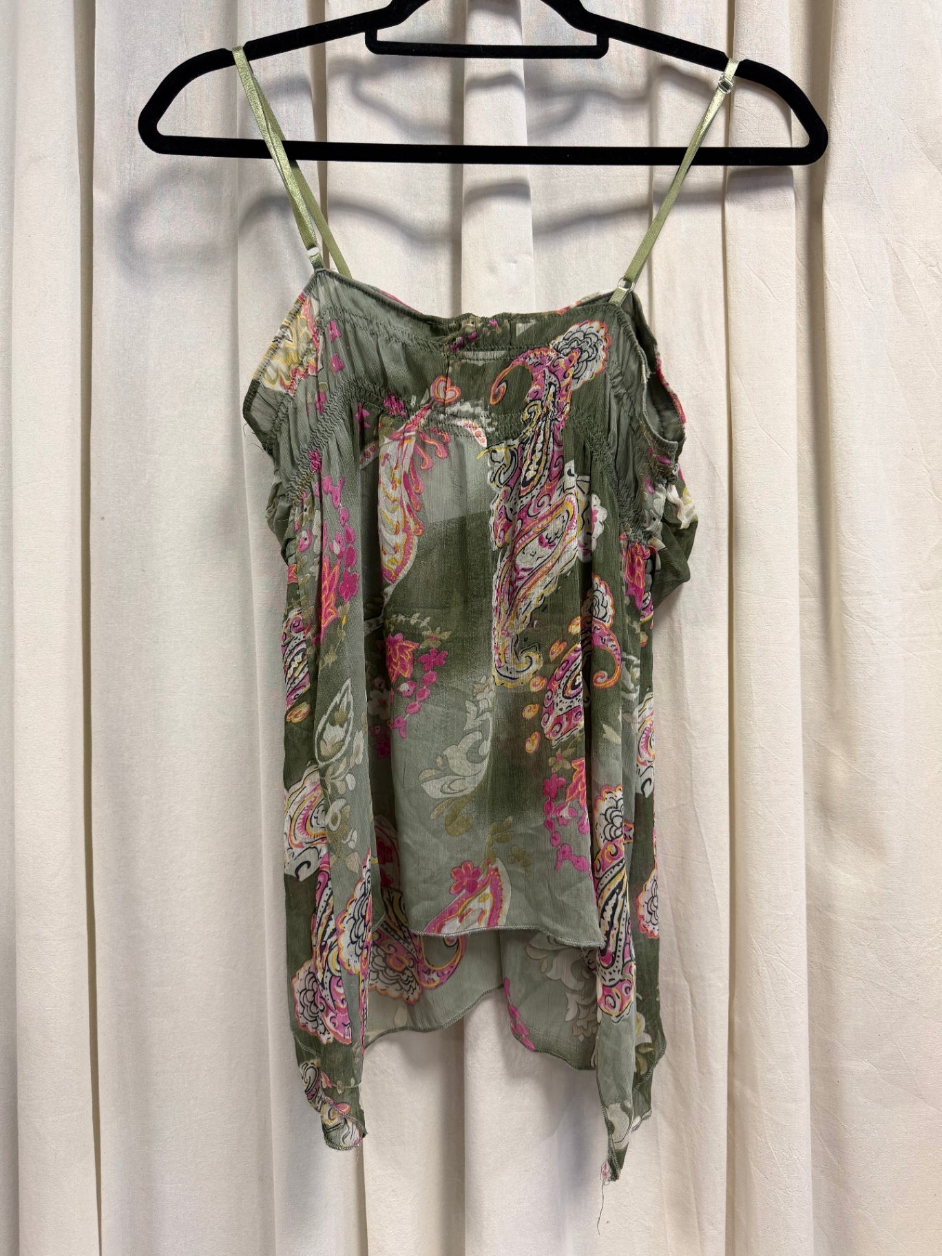 Top M Grün mit Blumenmuster