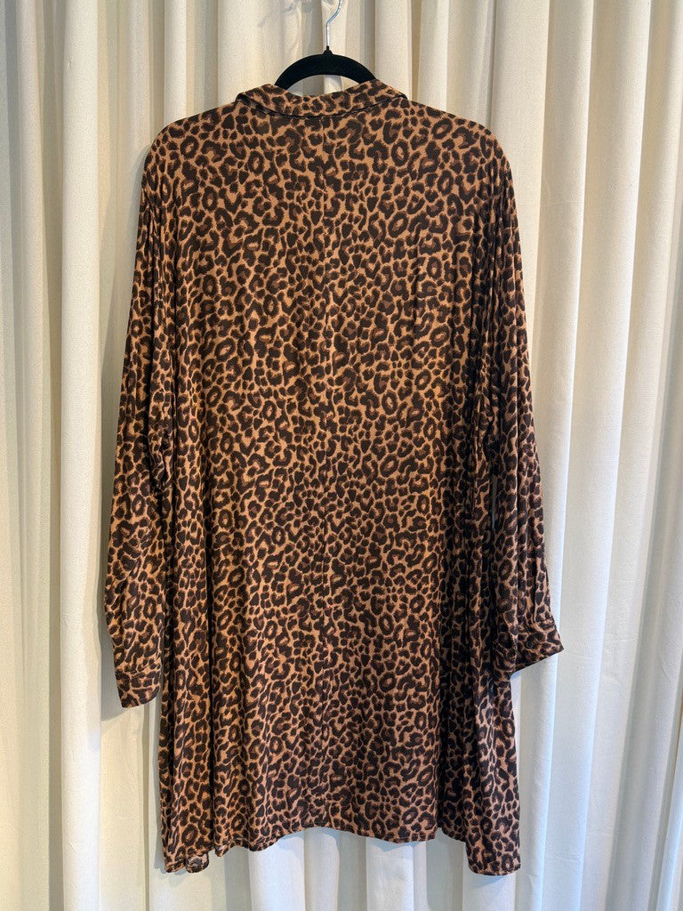 Hemdkleid 56 Braun mit Leopardenmuster