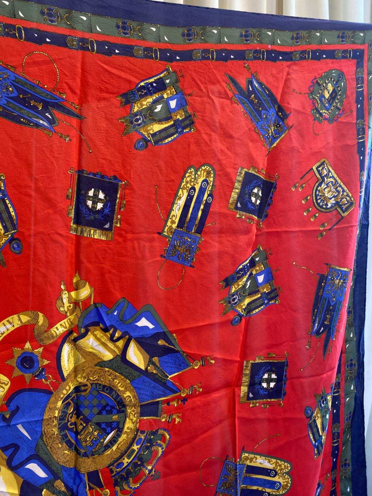 Tuch Navy Rot aus Seide
