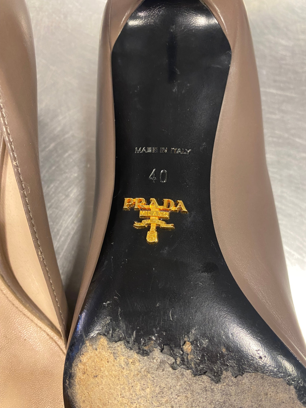 Prada Pumps 40 Grau/Braun