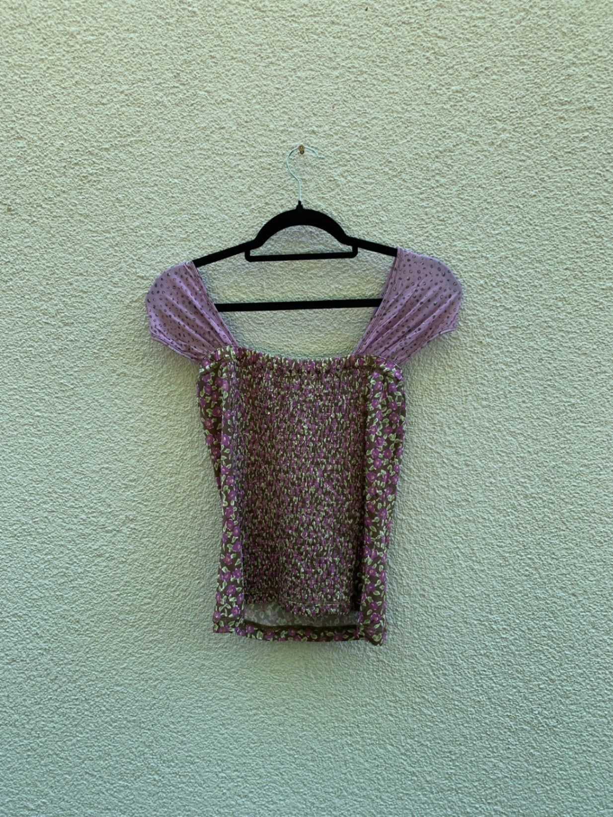 a Oberteil S Violett und Grün mit Blumenmuster
