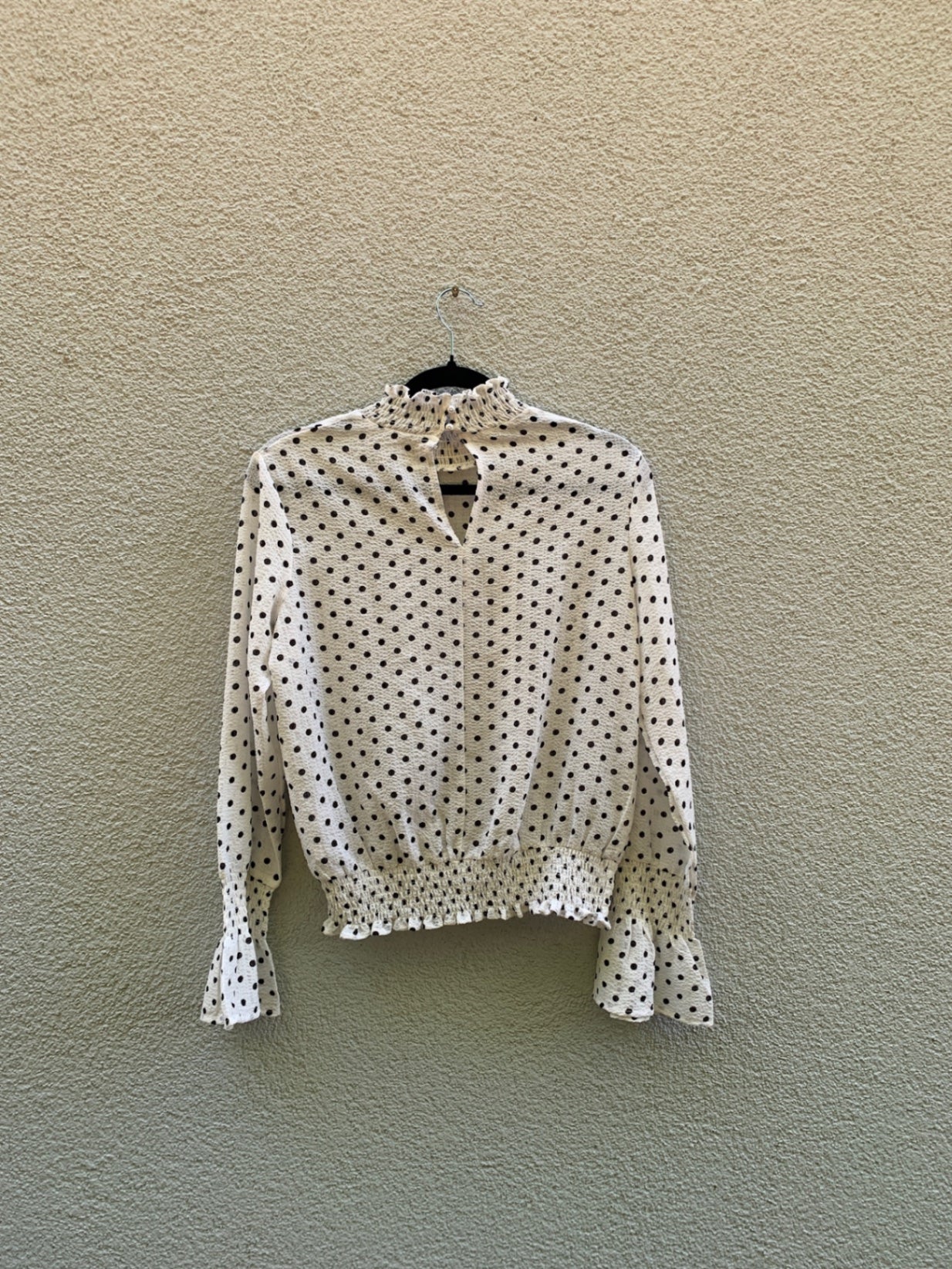 Oberteil S Beige mit schwarzen Punkten