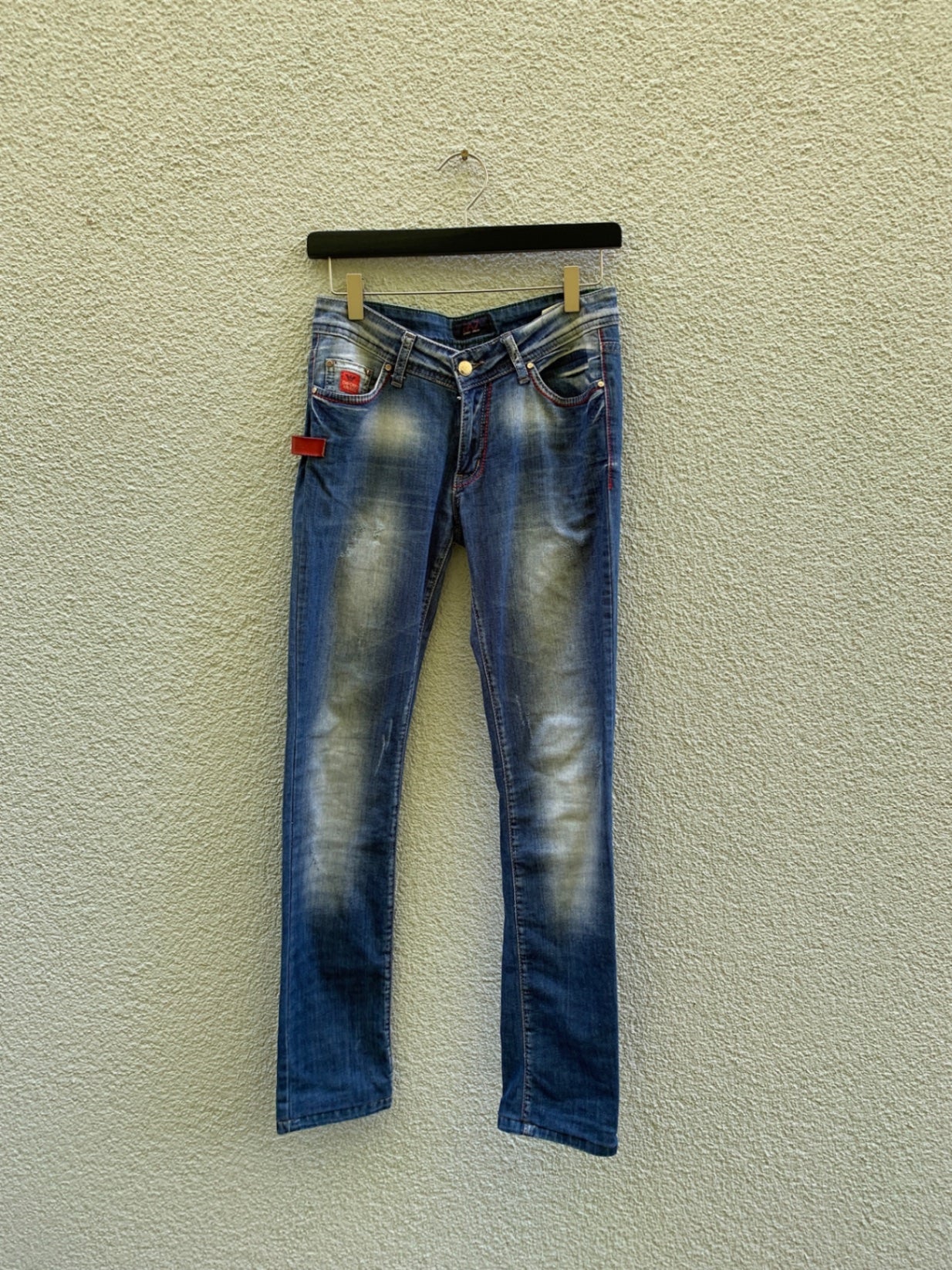 Armani Jeans S Blau mit Verwaschung und Used-Effekten