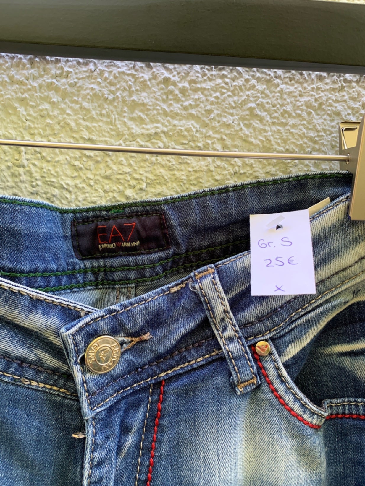 Armani Jeans S Blau mit Verwaschung und Used-Effekten