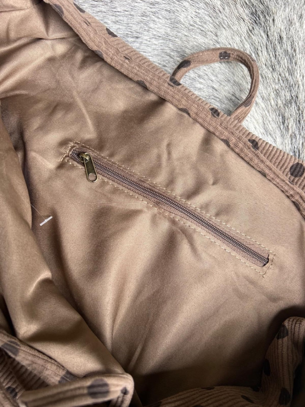 ELEG Tasche Beige mit schwarzen Punkten