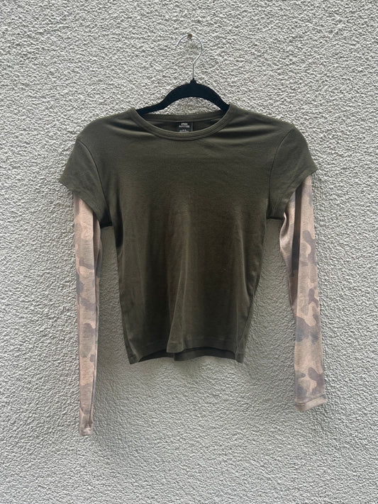Urban Outfitters Langarmshirt S Dunkelgrün und Beige