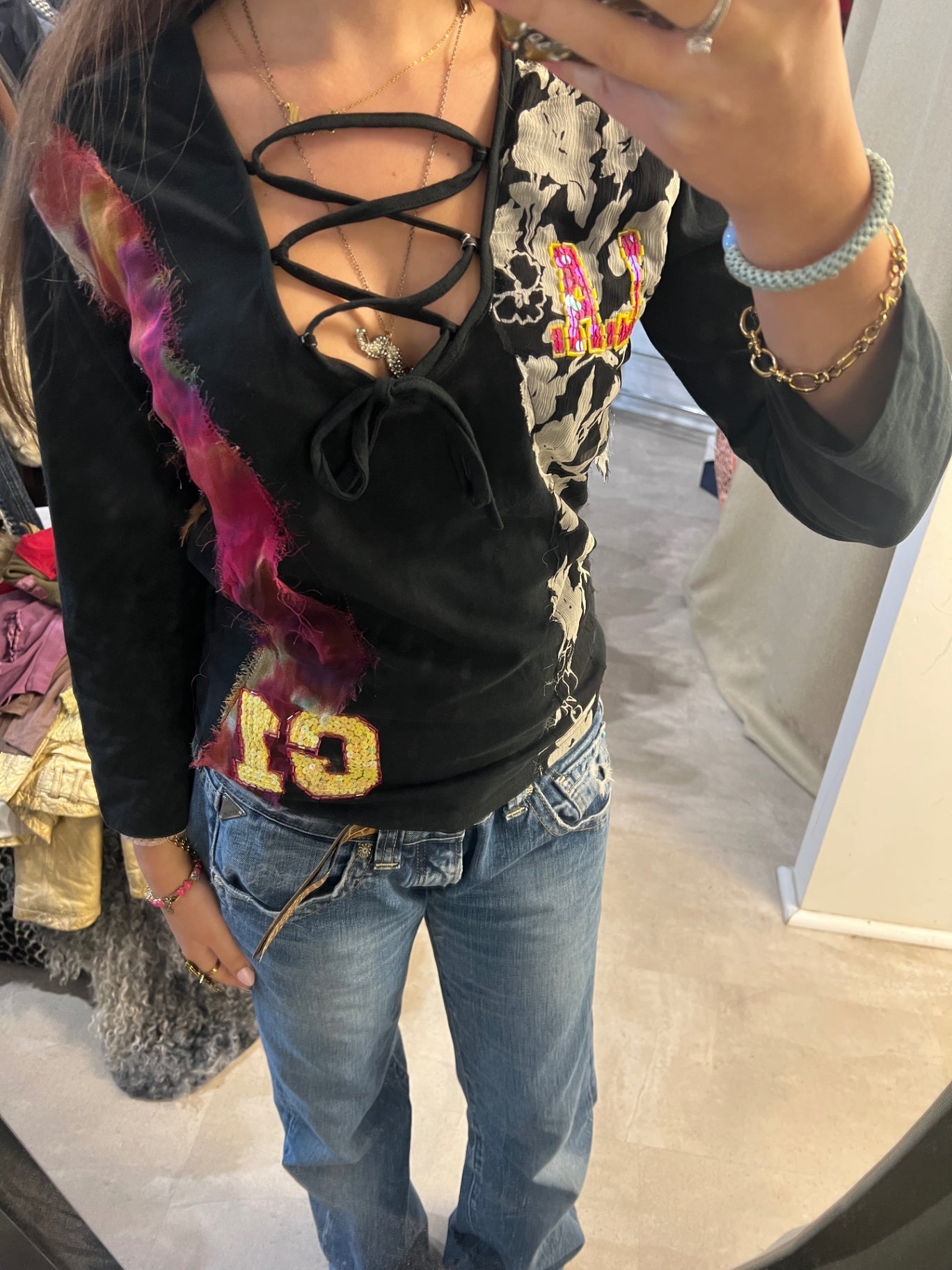 Guru Oberteil M Schwarz mit buntem Detail