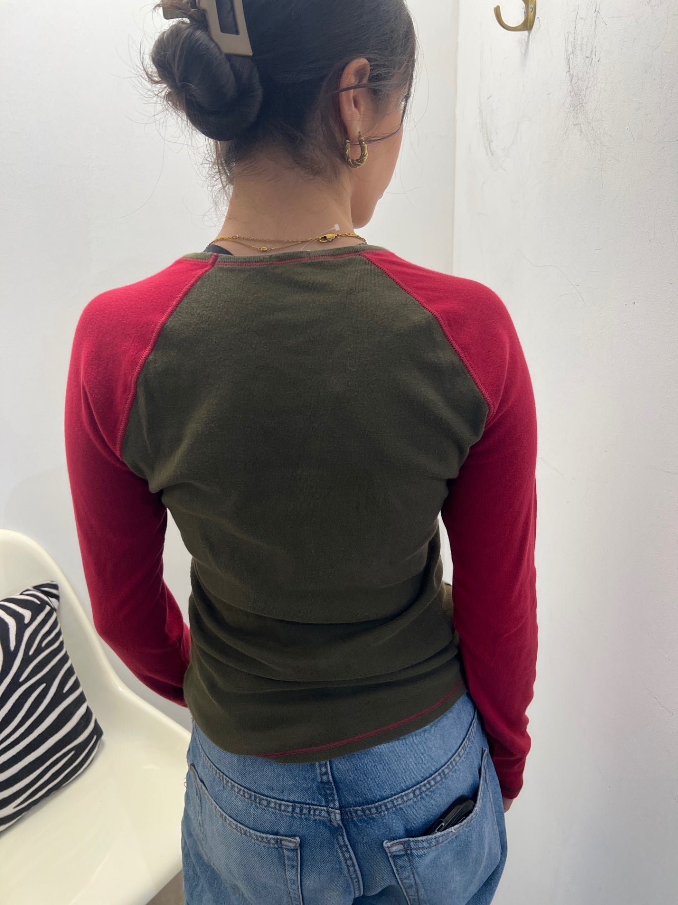 Benetton Sweatshirt S Khaki- und Rotfarben