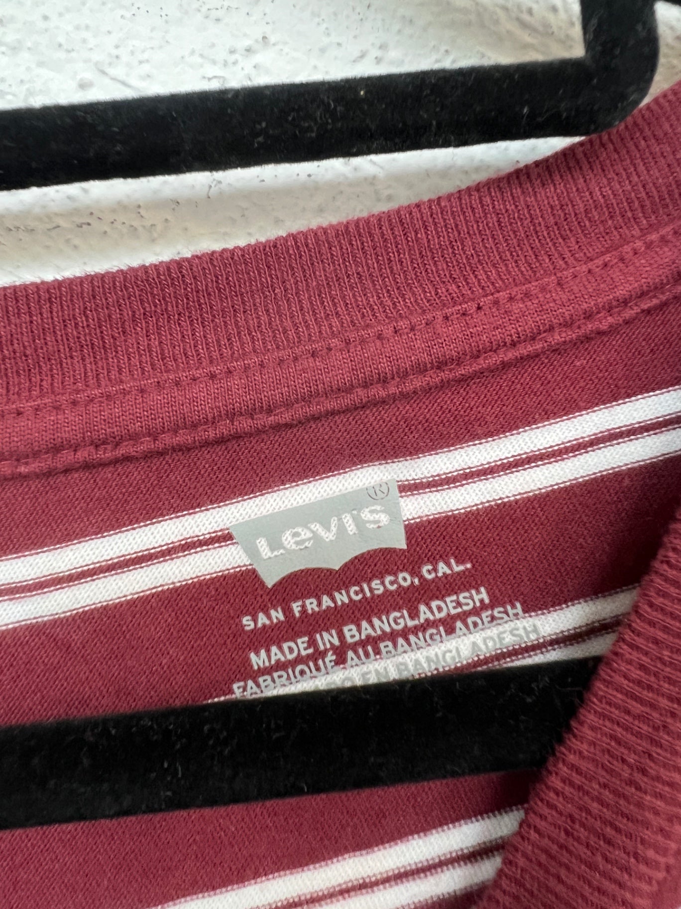 Levi's T-Shirt Burgunderrot mit Weiß