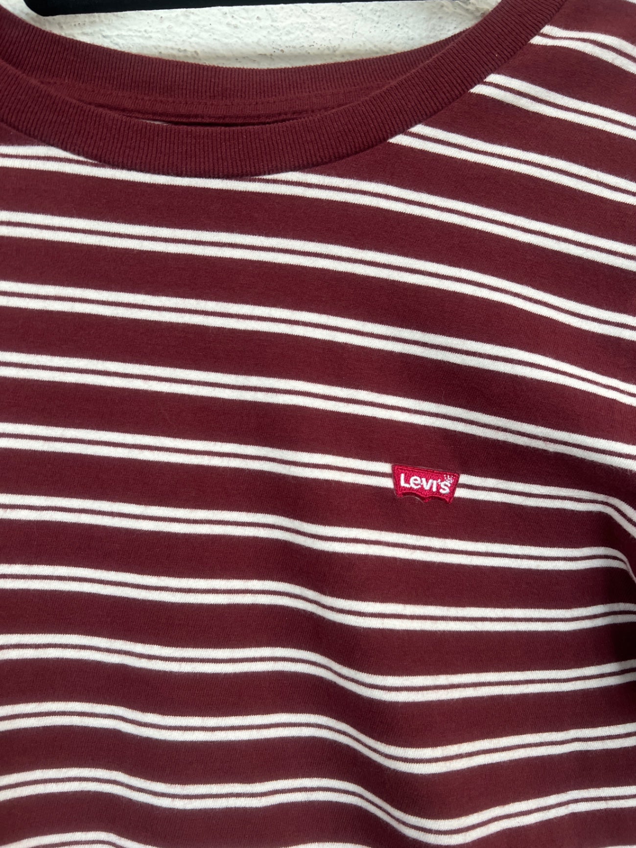 Levi's T-Shirt Burgunderrot mit Weiß