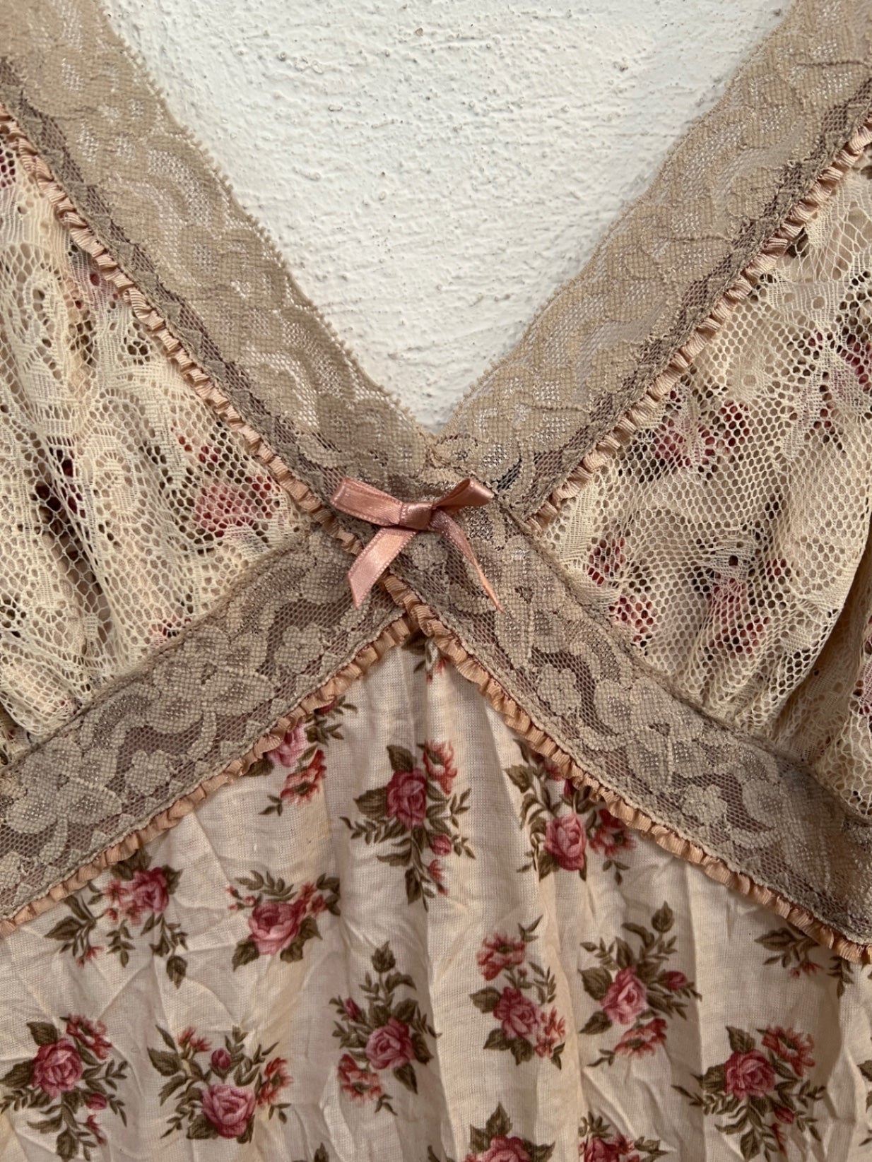 Top S Beige mit rosa und grünen Blumenmuster