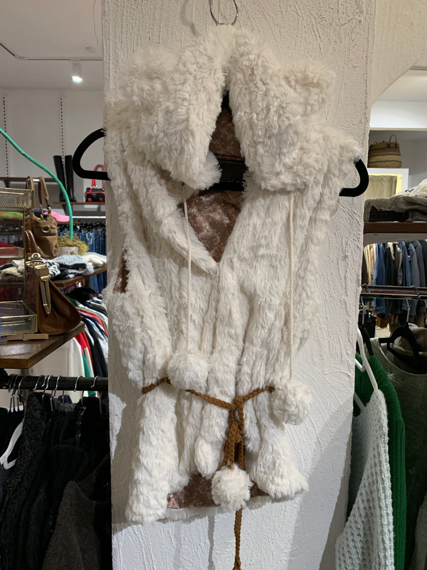 Madonna Fellweste L Weiß Creme