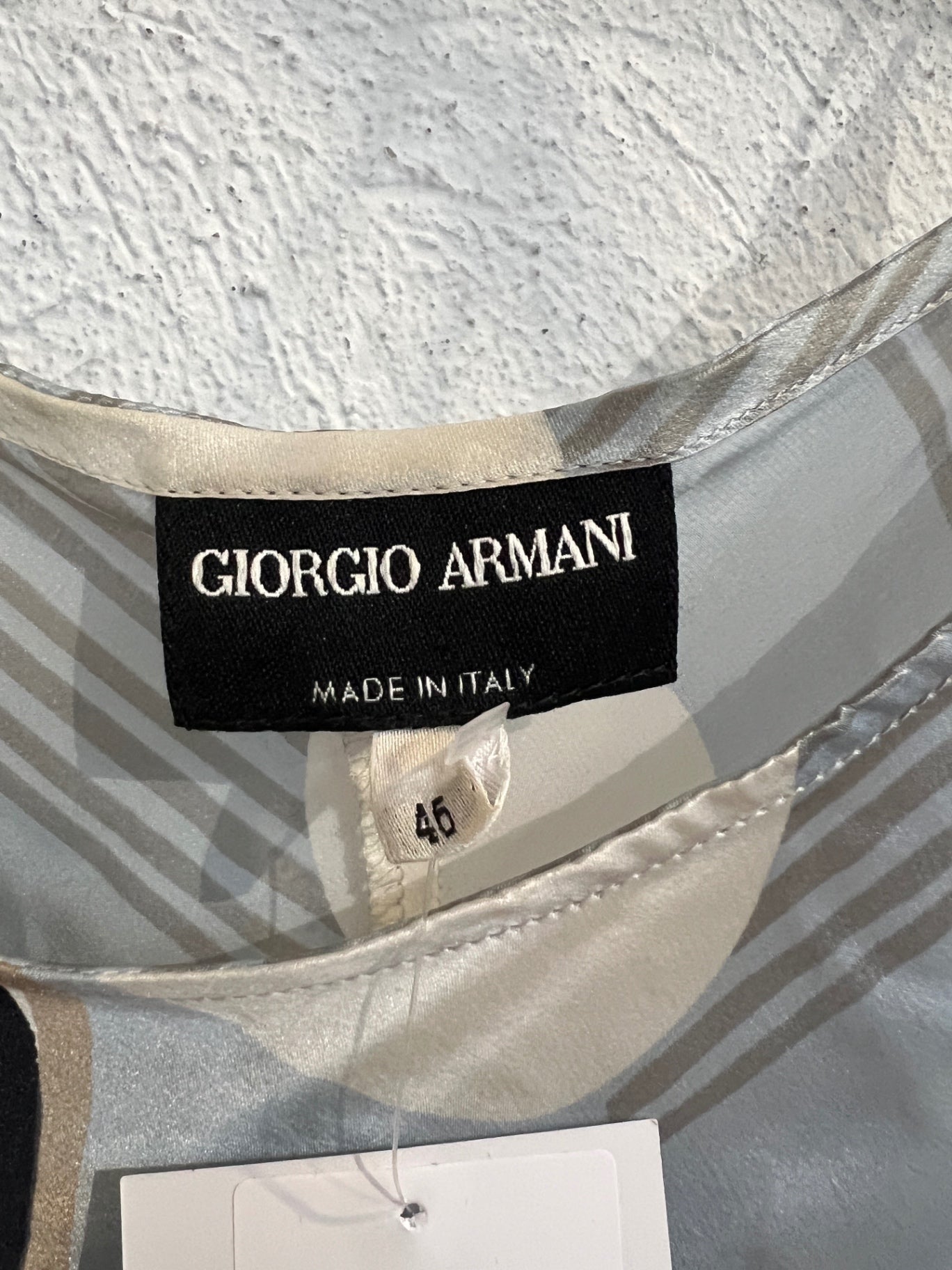 Giorgio Armani Top 42 Blau, Schwarz, Beige, Weiß