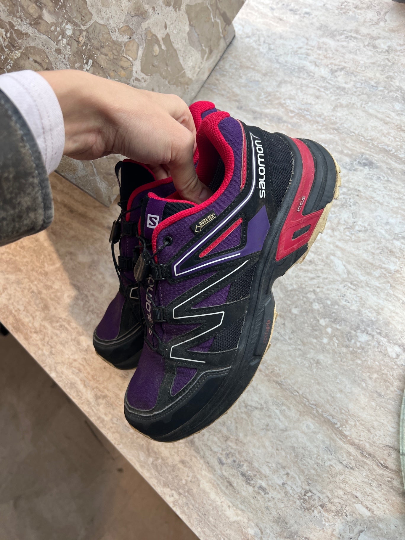 Salomon Sportschuhe 40 Lila, Schwarz, Rot