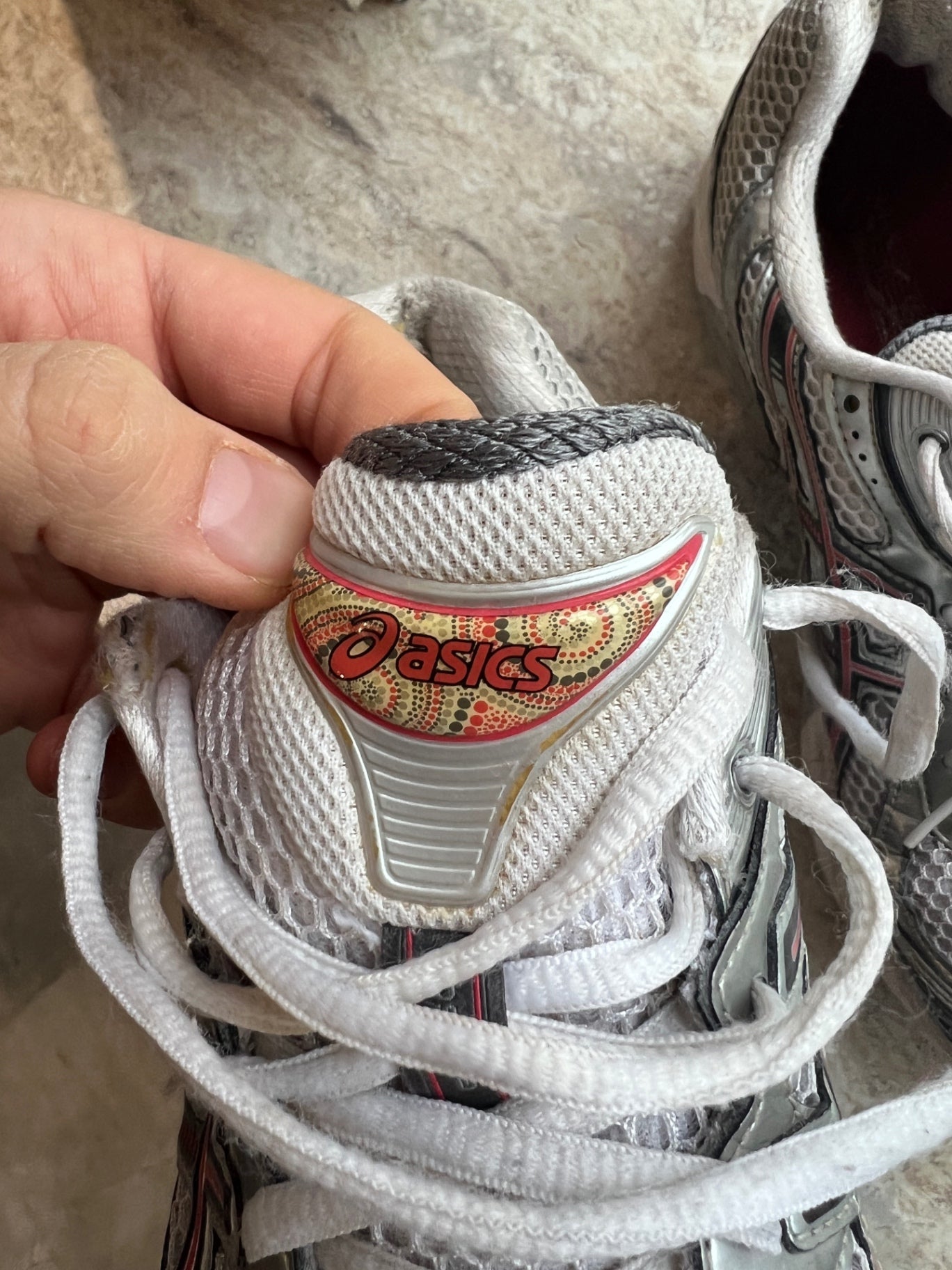 Asics Sportschuhe 41,5 Silber Rot