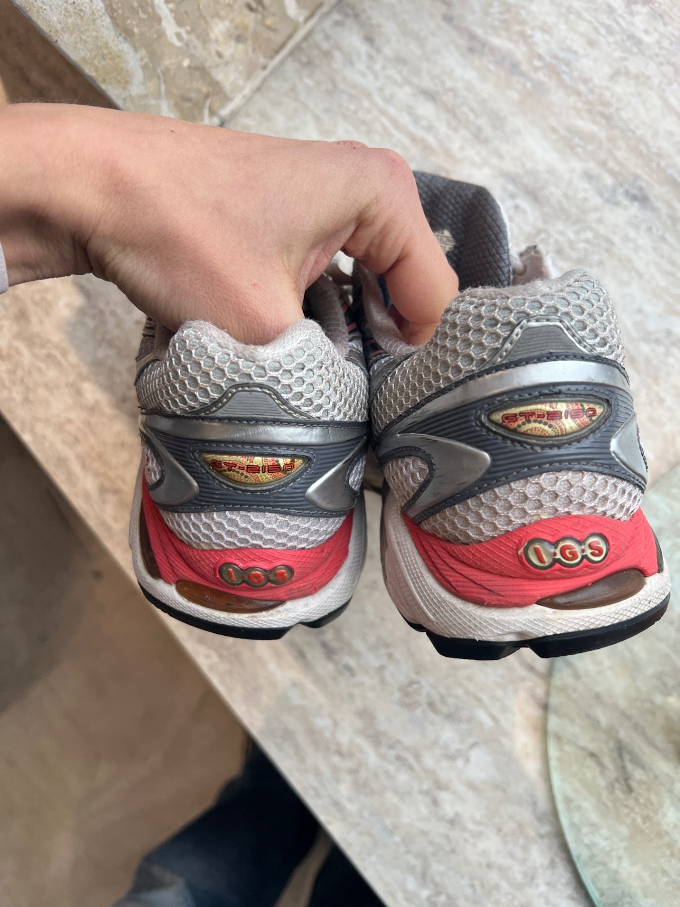 Asics Sportschuhe 41,5 Silber Rot