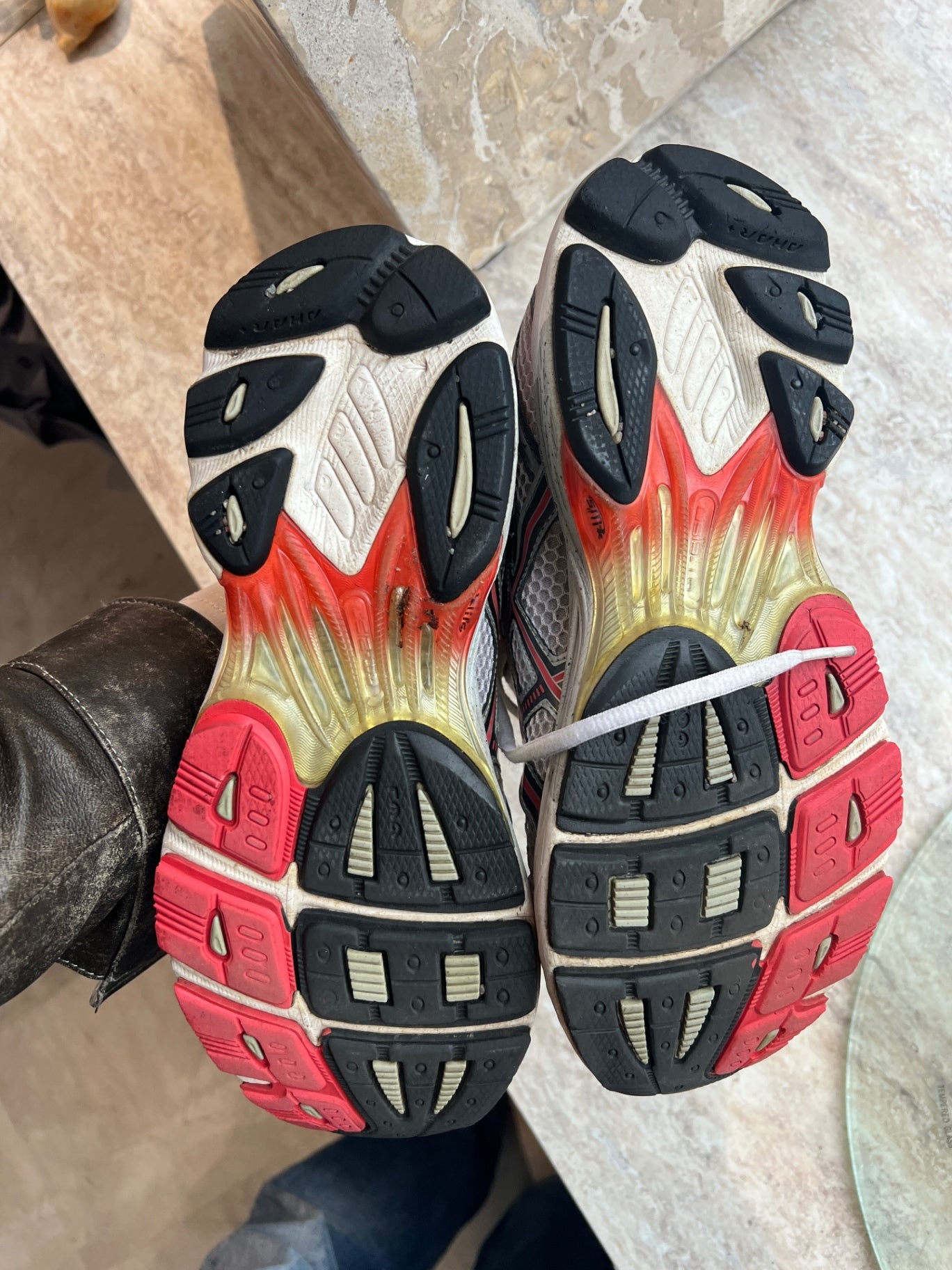 Asics Sportschuhe 41,5 Silber Rot