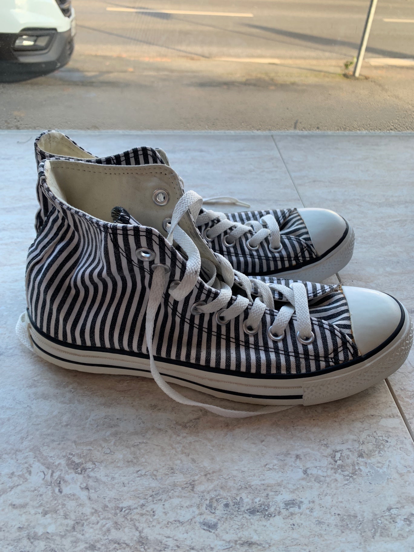 Converse Sneaker 40 Schwarz und Weiß Gestreift