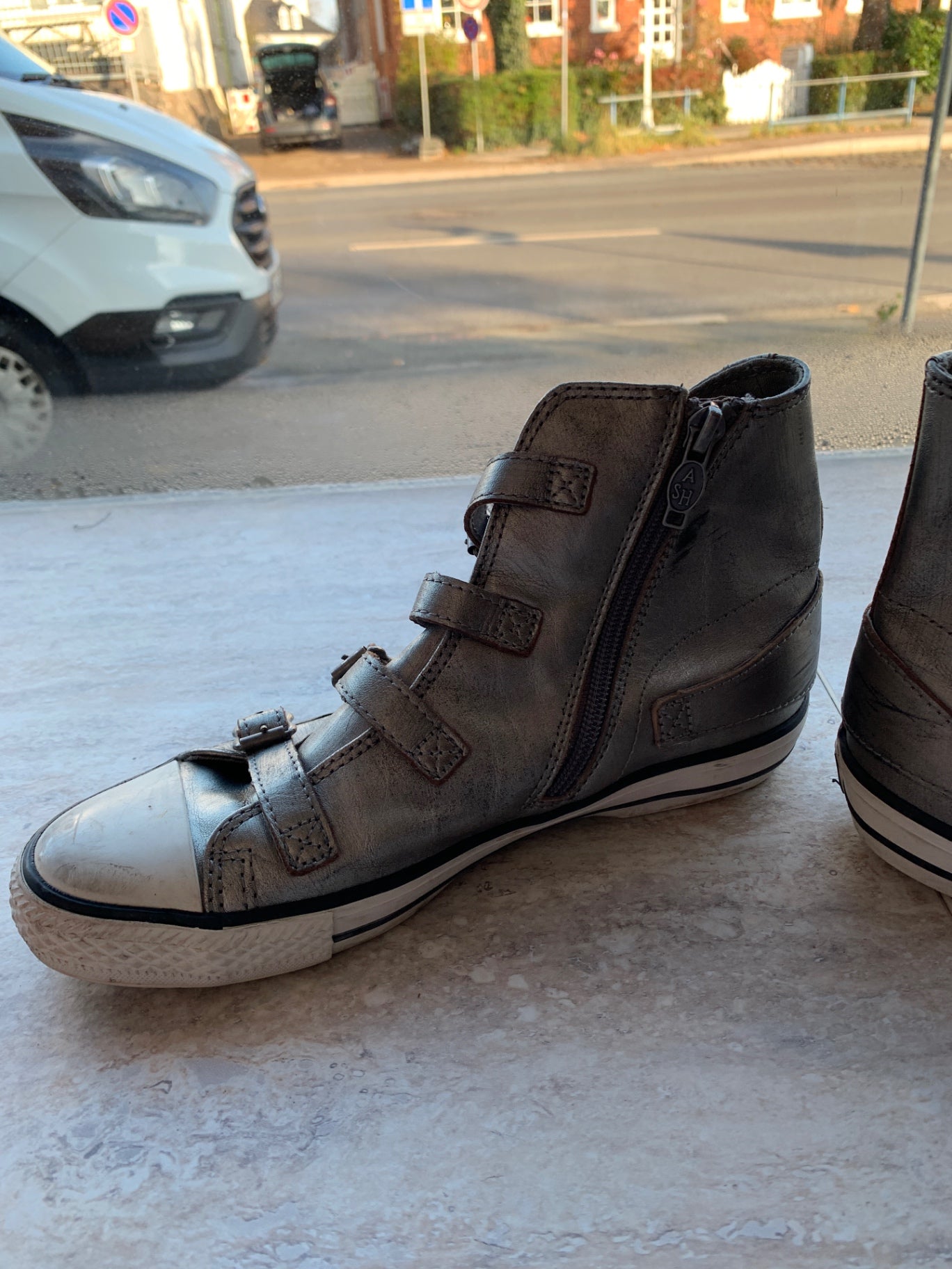 Ash Sneaker 38 Silber mit Schnallen