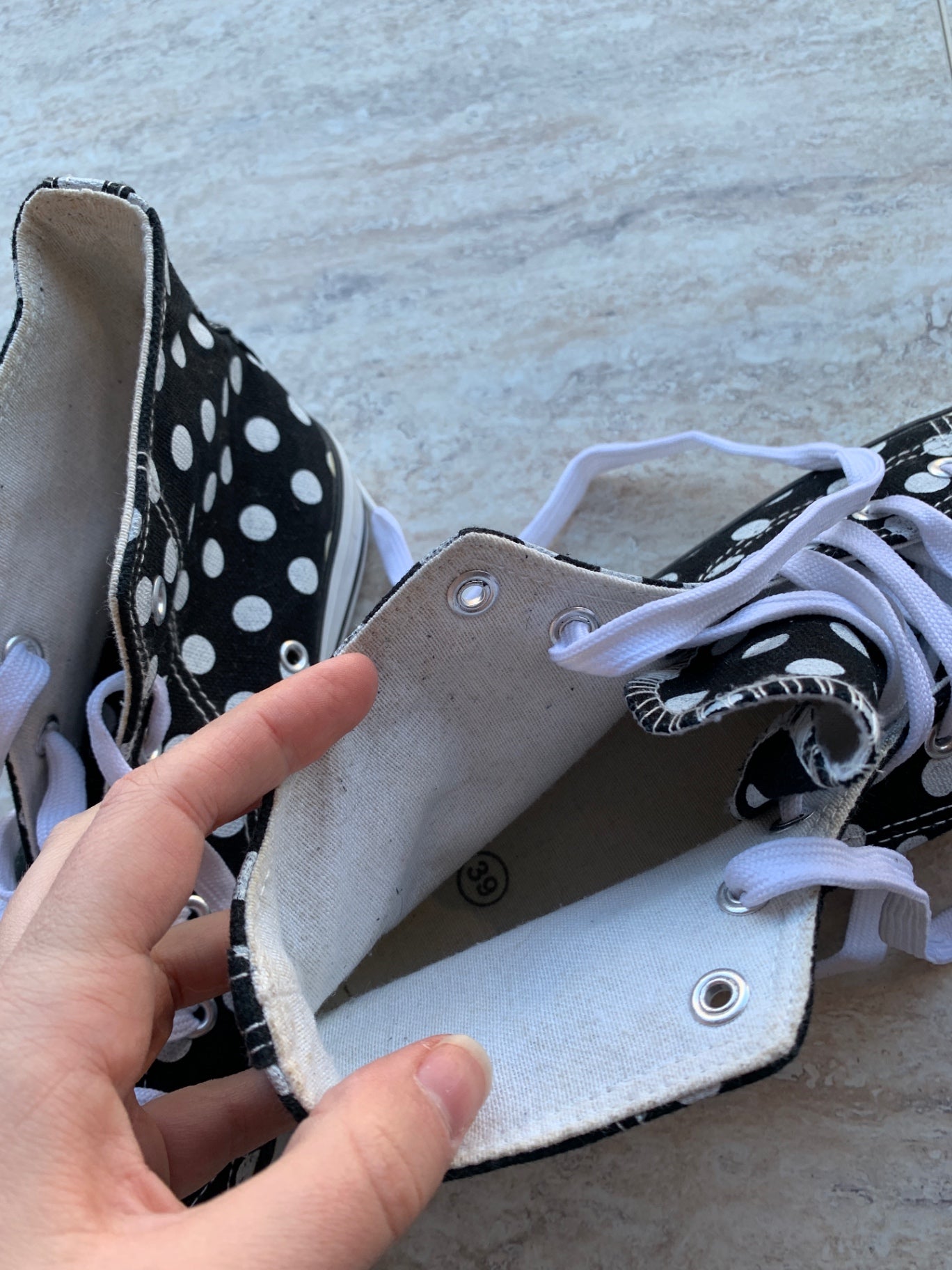 SPORT Sneaker 39 Schwarz und Weiß Polka Dot