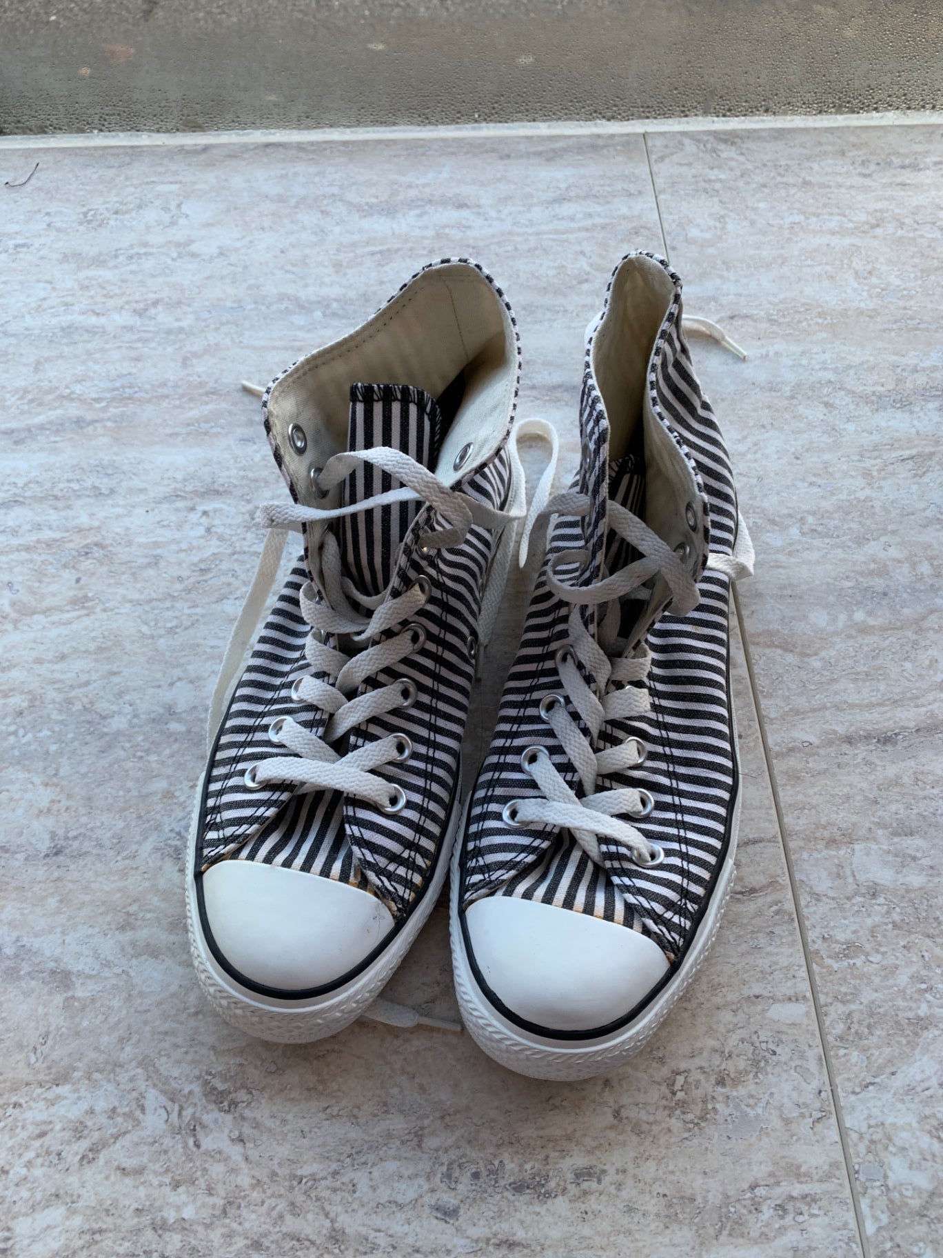 Converse Sneaker 40 Schwarz und Weiß Gestreift