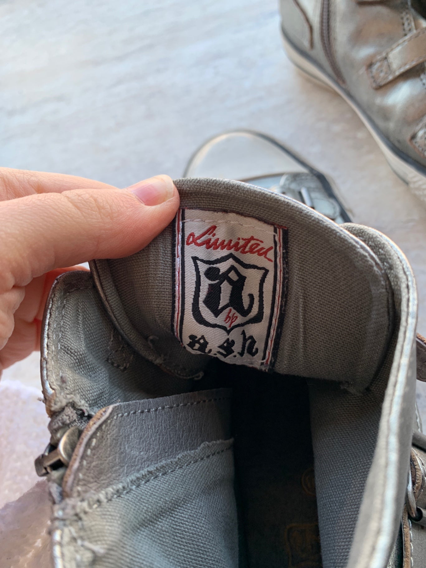 Ash Sneaker 38 Silber mit Schnallen