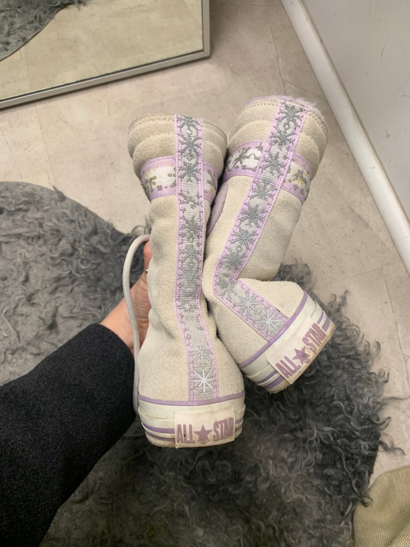 Converse Sneaker 39 Beige mit rosa-lila Fell und Schneeflocken