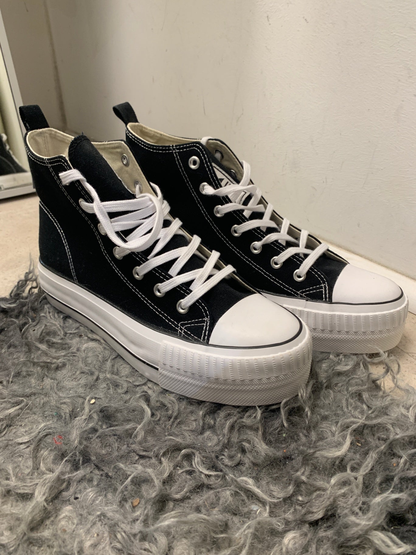 BK Sneaker mit Plateau 40 Schwarz und Weiß