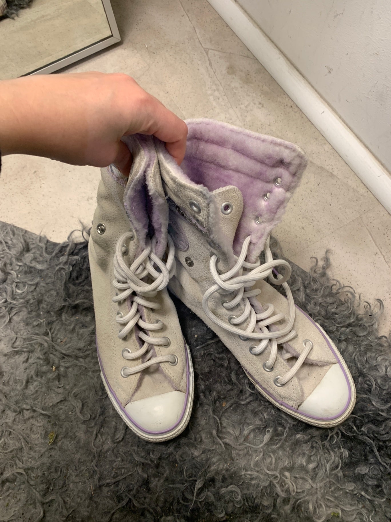 Converse Sneaker 39 Beige mit rosa-lila Fell und Schneeflocken