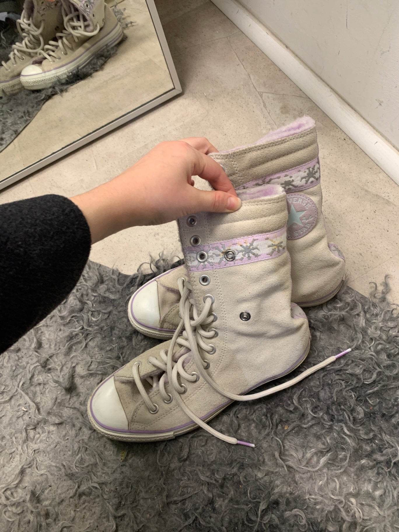 Converse Sneaker 39 Beige mit rosa-lila Fell und Schneeflocken