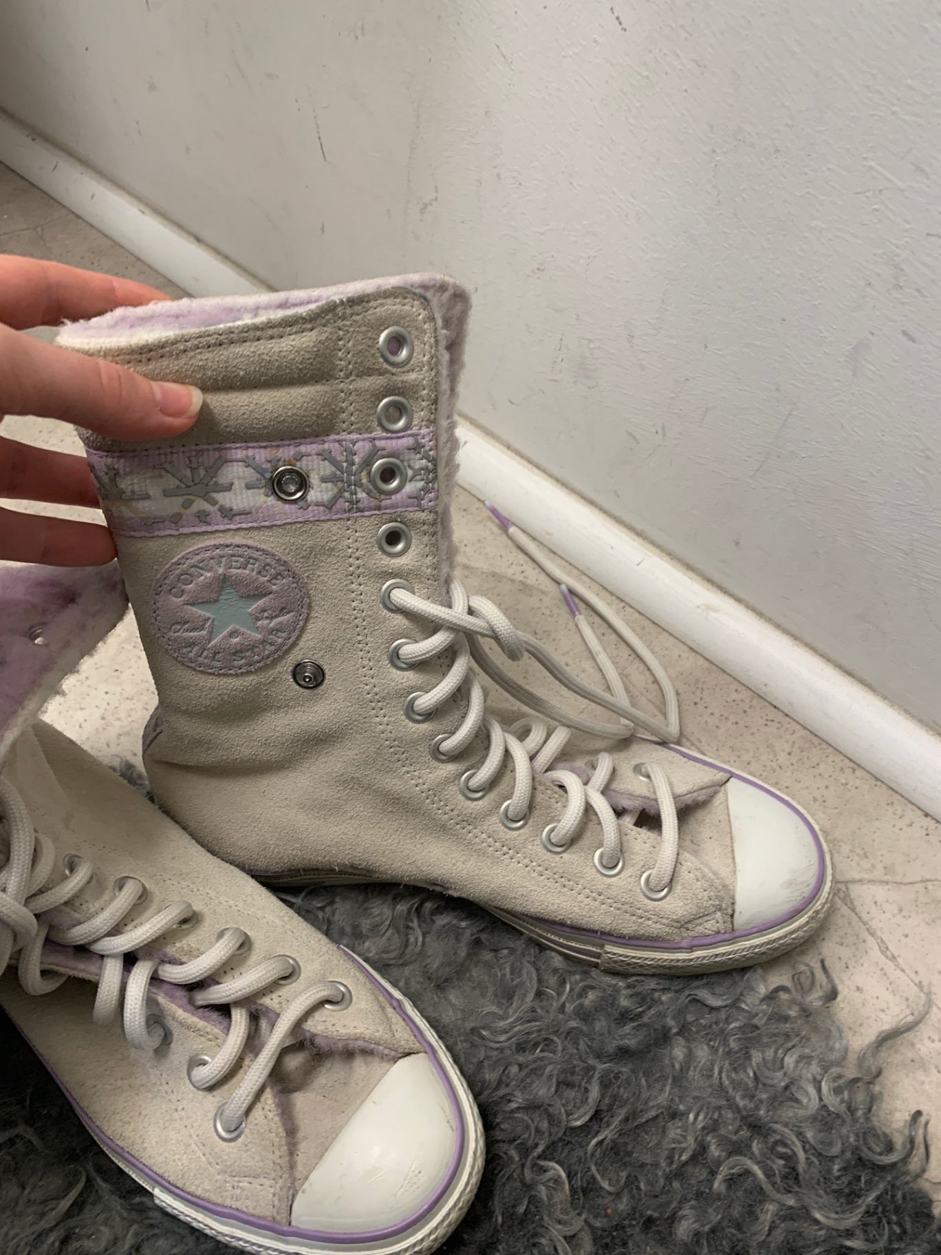 Converse Sneaker 39 Beige mit rosa-lila Fell und Schneeflocken