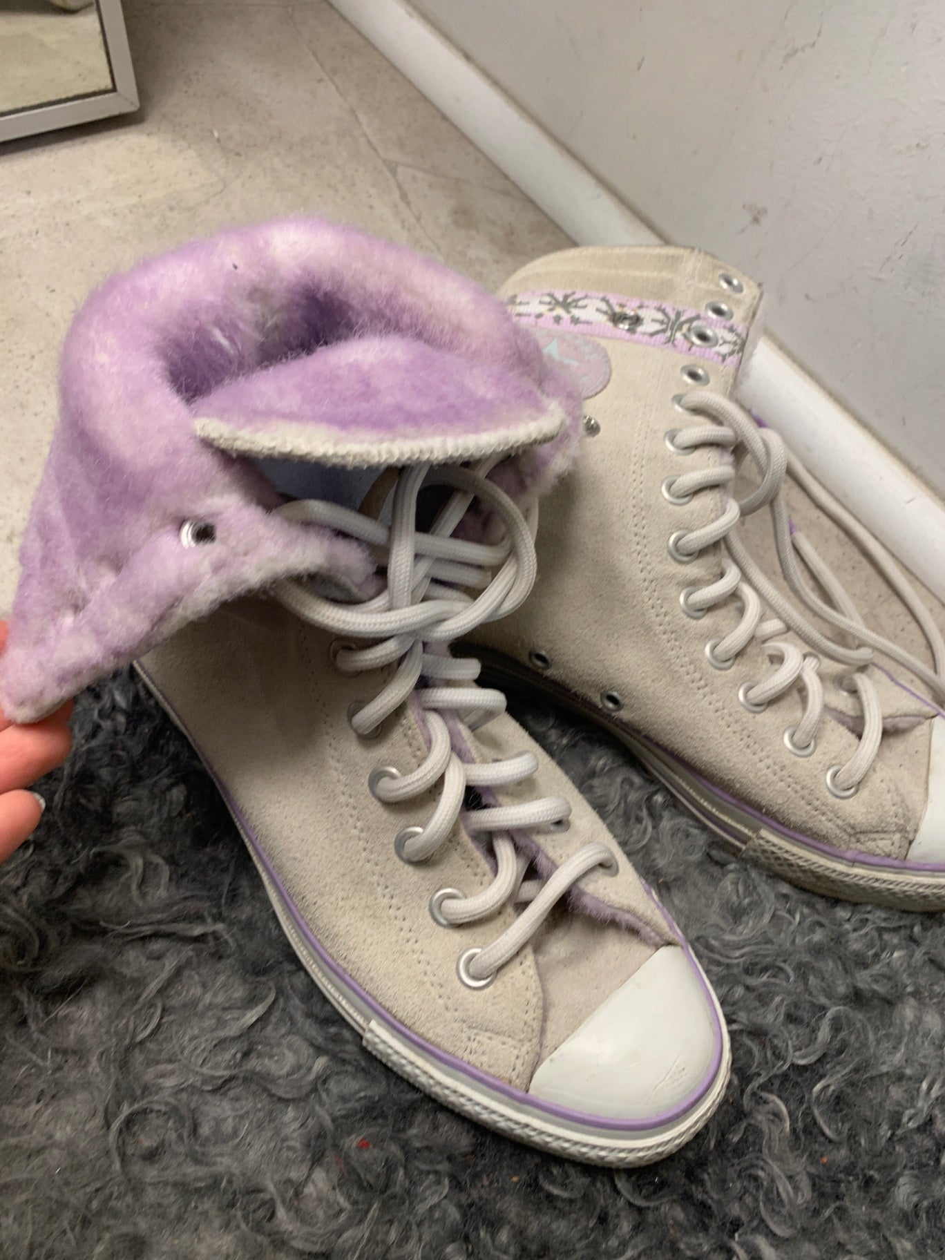 Converse Sneaker 39 Beige mit rosa-lila Fell und Schneeflocken