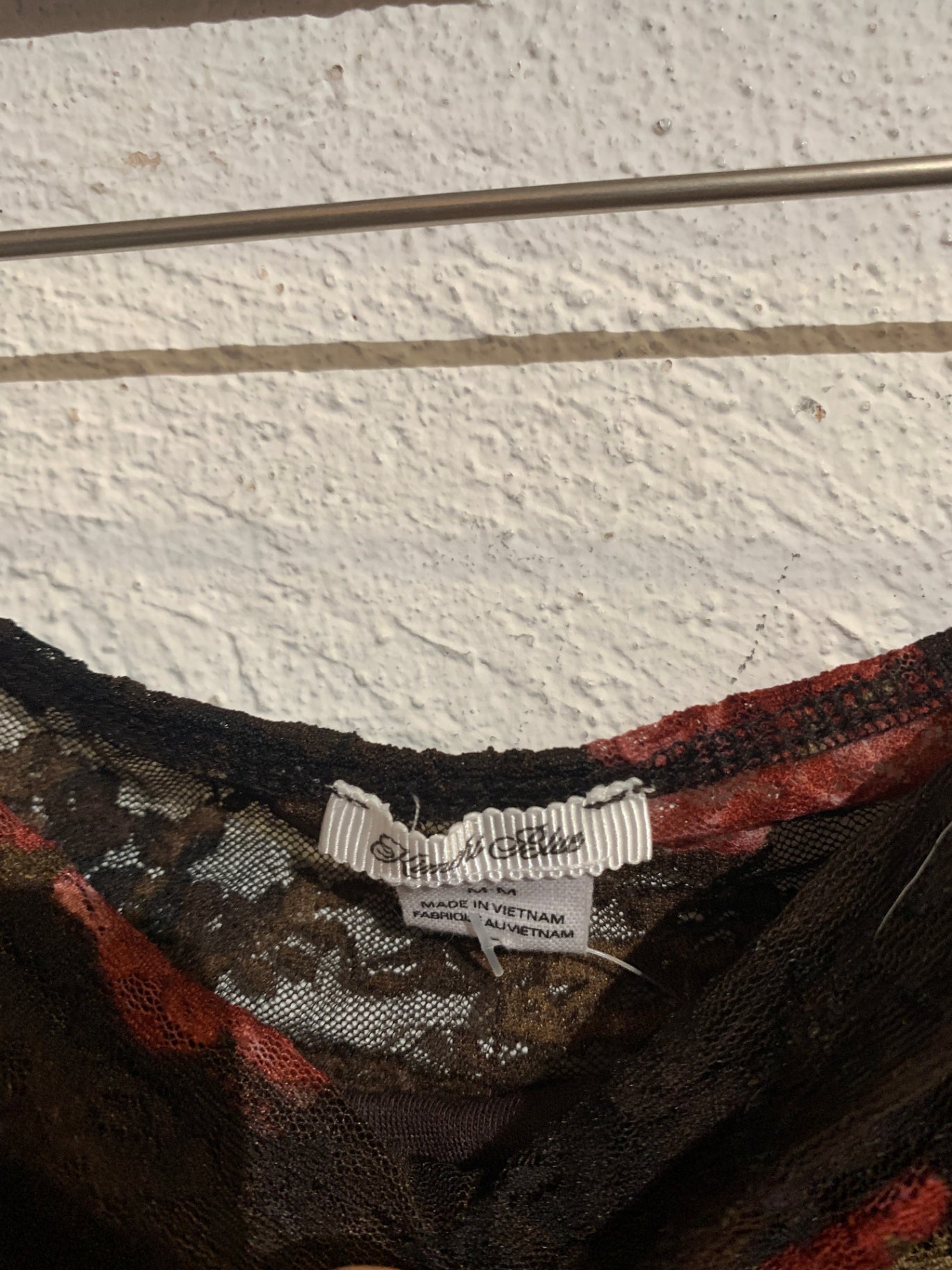 Kimchi Blue Tube Top M Schwarz mit rotem und grünem Blumenmuster