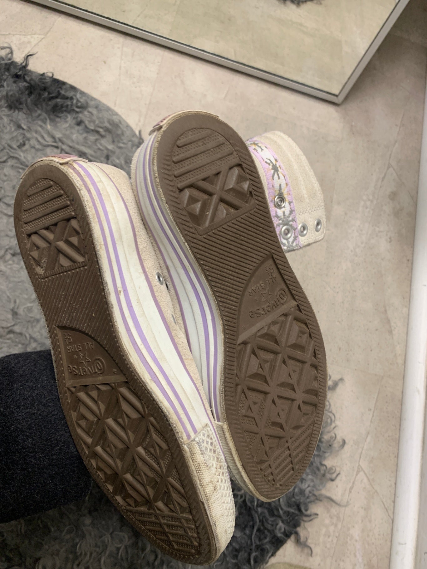 Converse Sneaker 39 Beige mit rosa-lila Fell und Schneeflocken