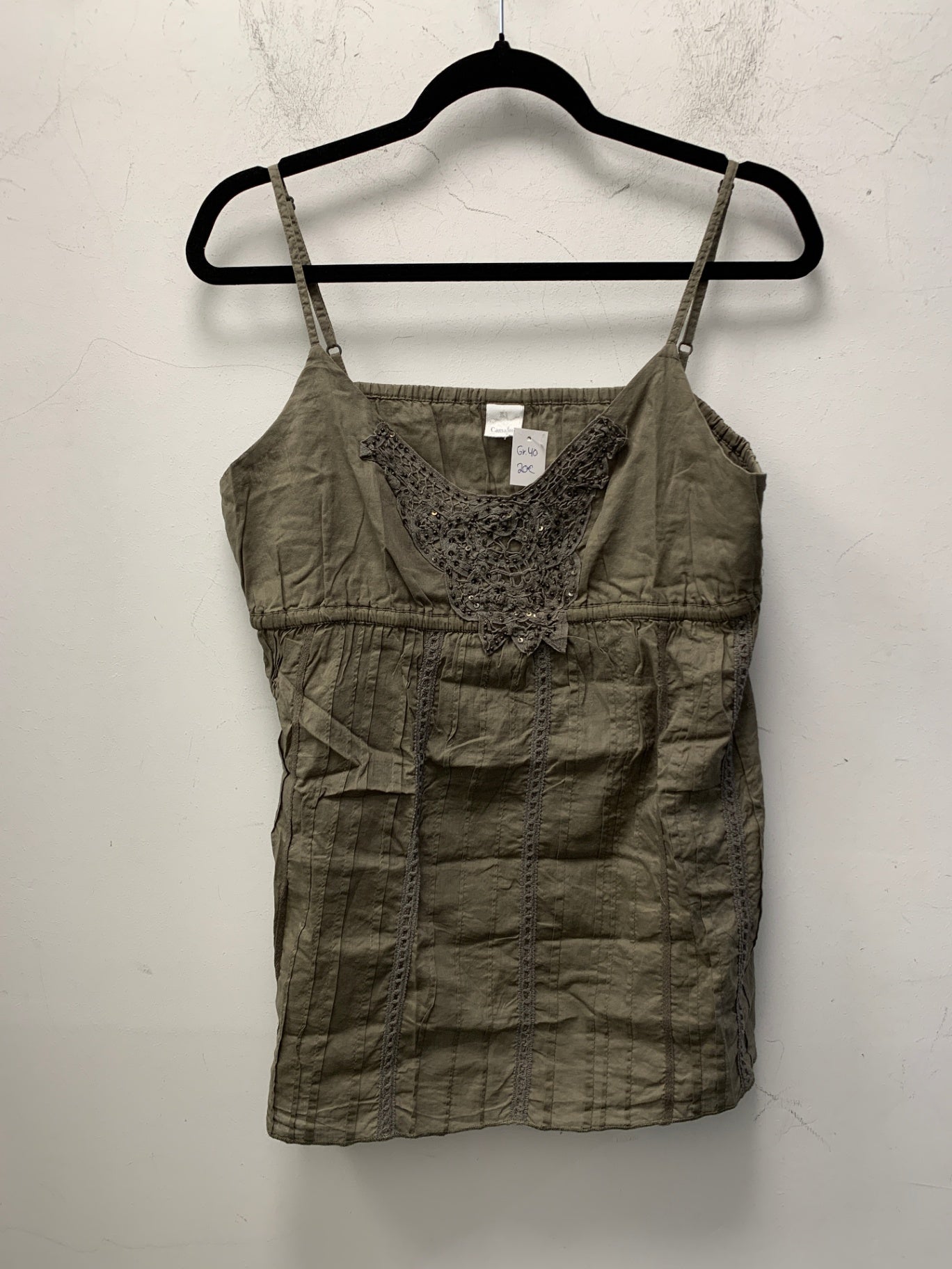 Camaieu Top 40 Olivgrün mit Perlen