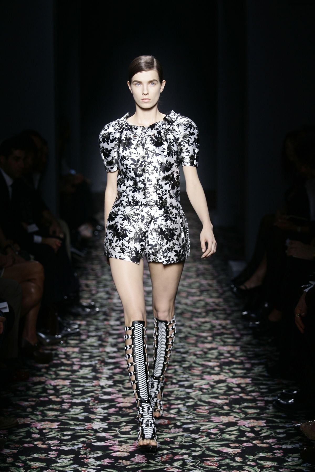 Balenciaga SS 2008 Runway Top 100% Seide Gr. 40 wie neu Ready-to-Wear