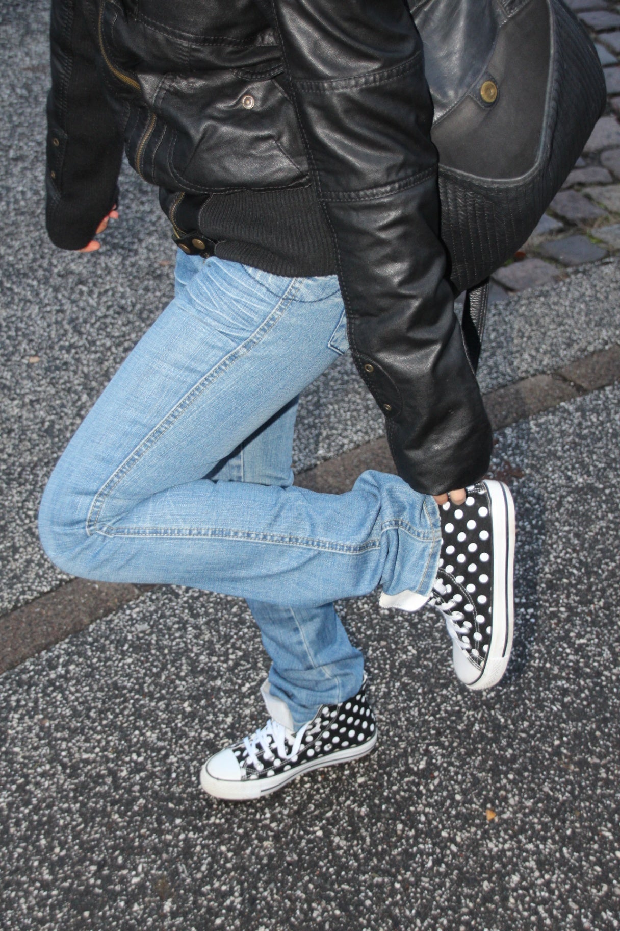 SPORT Sneaker 39 Schwarz und Weiß Polka Dot