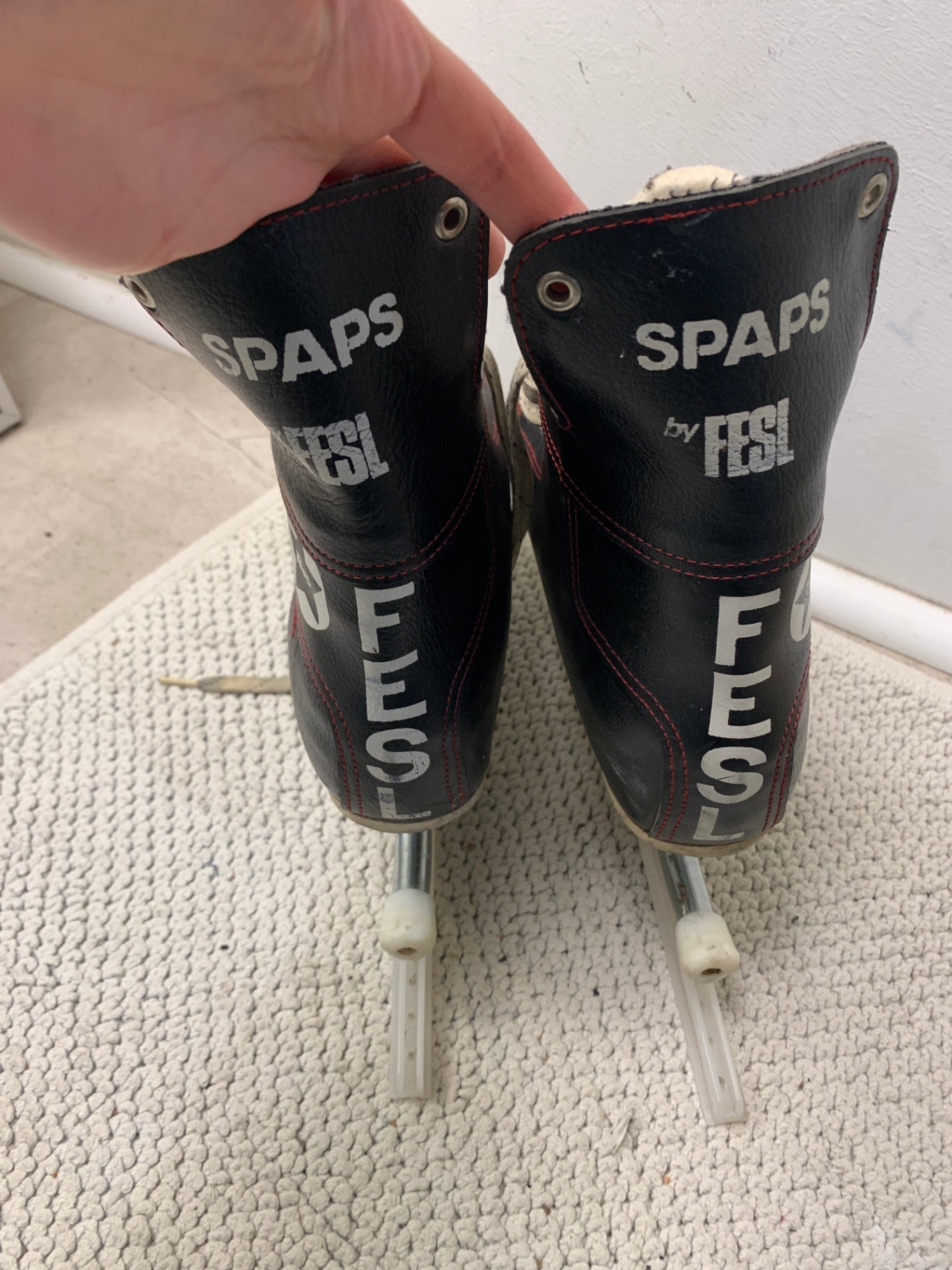 FESL Schlittschuhe 41 Schwarz und Weiß