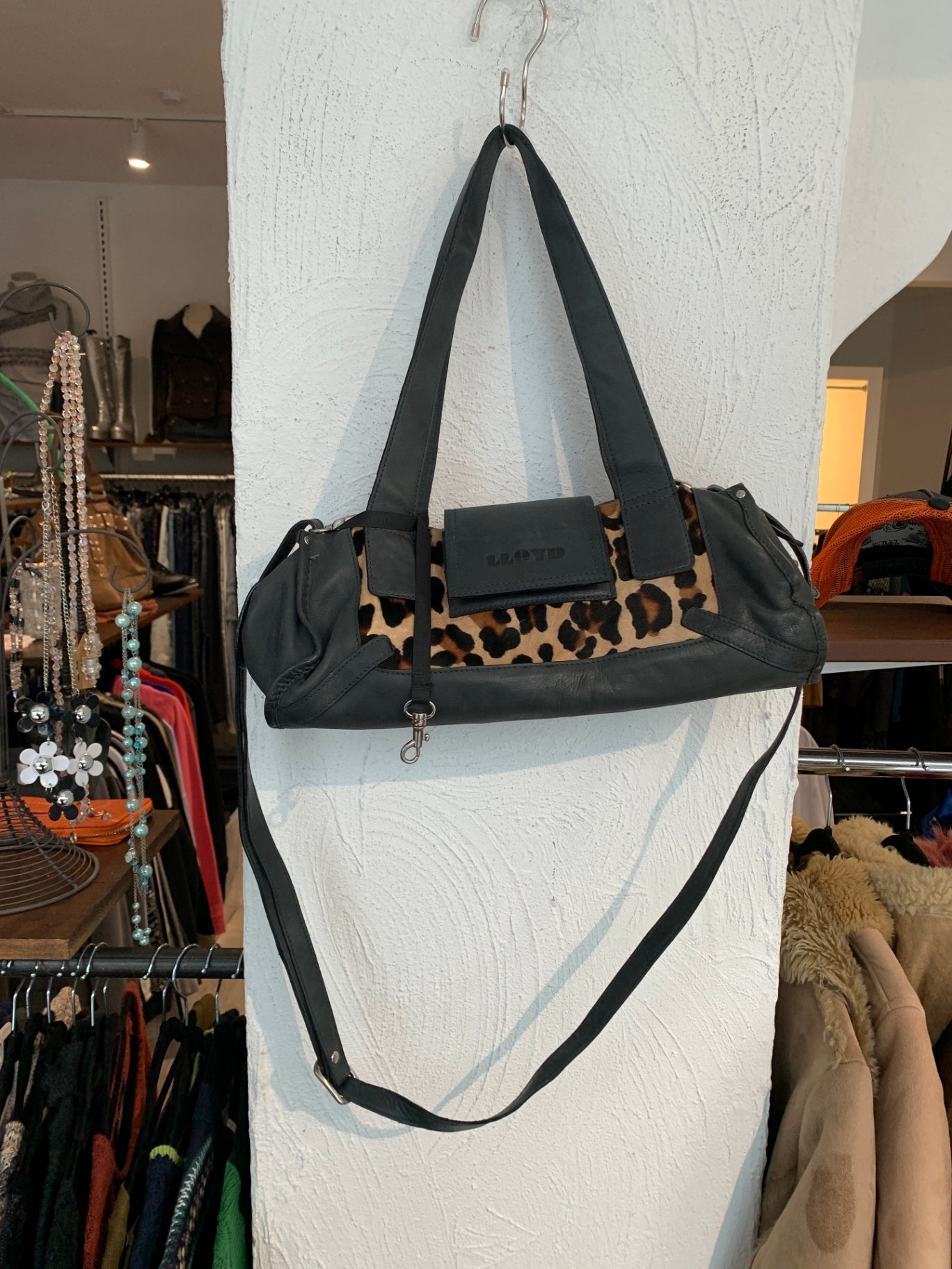 Lloyd Handtasche Beige und Schwarz mit Animal-Print