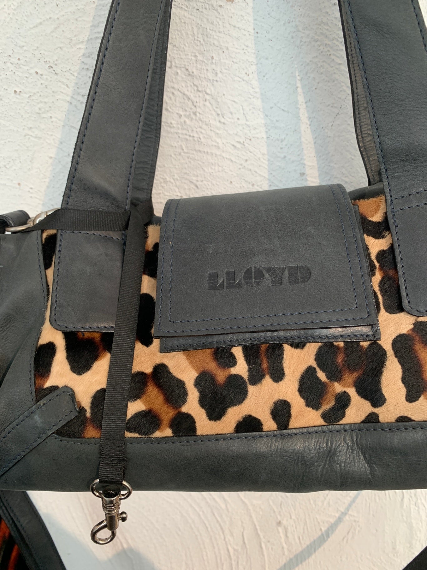 Lloyd Handtasche Beige und Schwarz mit Animal-Print