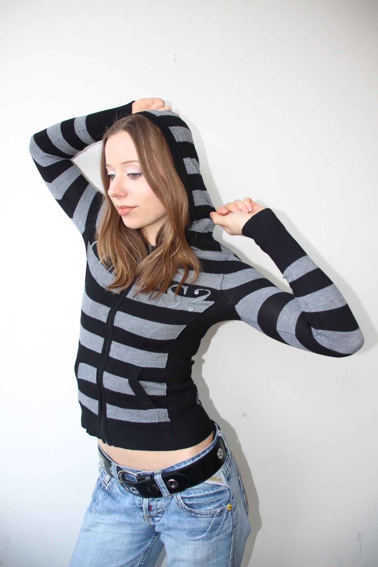 Guess Hoodie Sipper S Grau-Schwarz gestreift