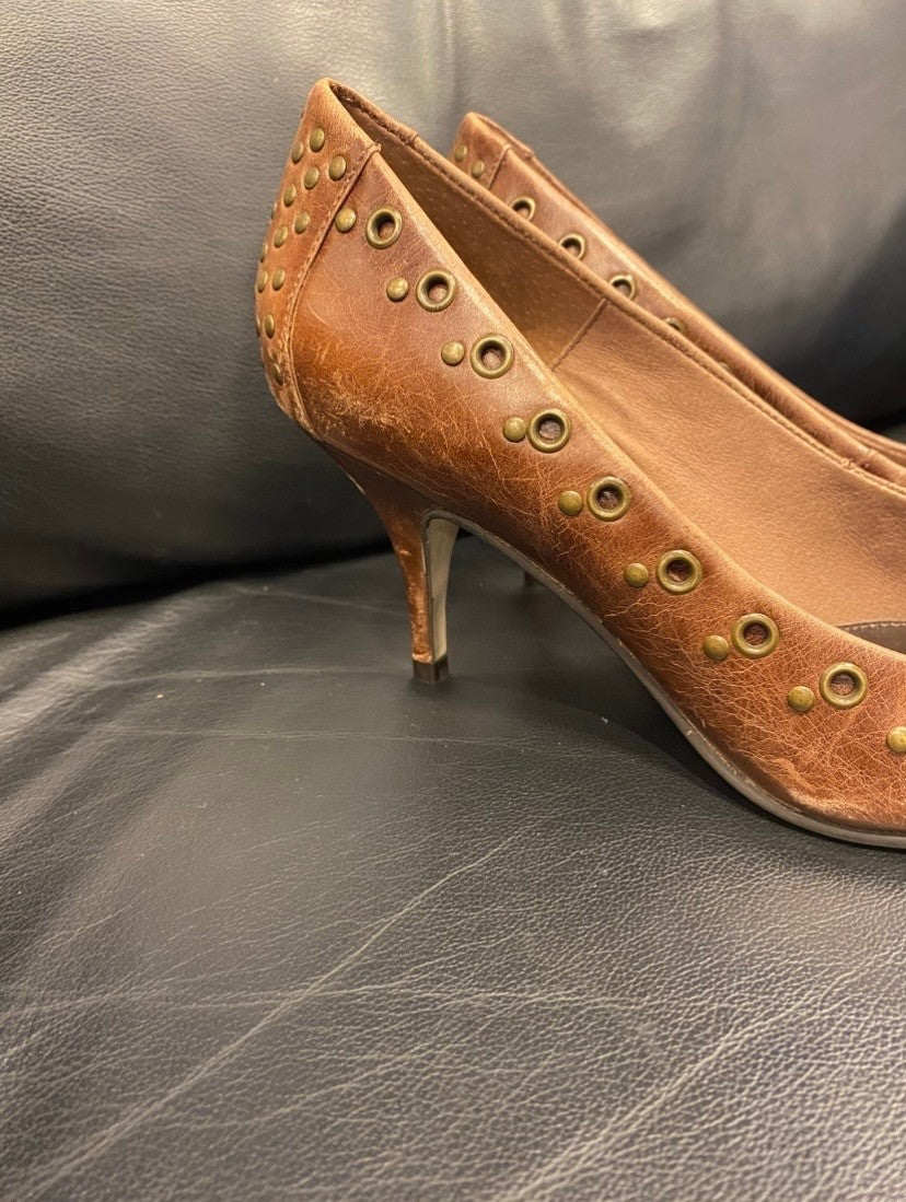 Buffalo London Pumps 37 Braun mit Nieten