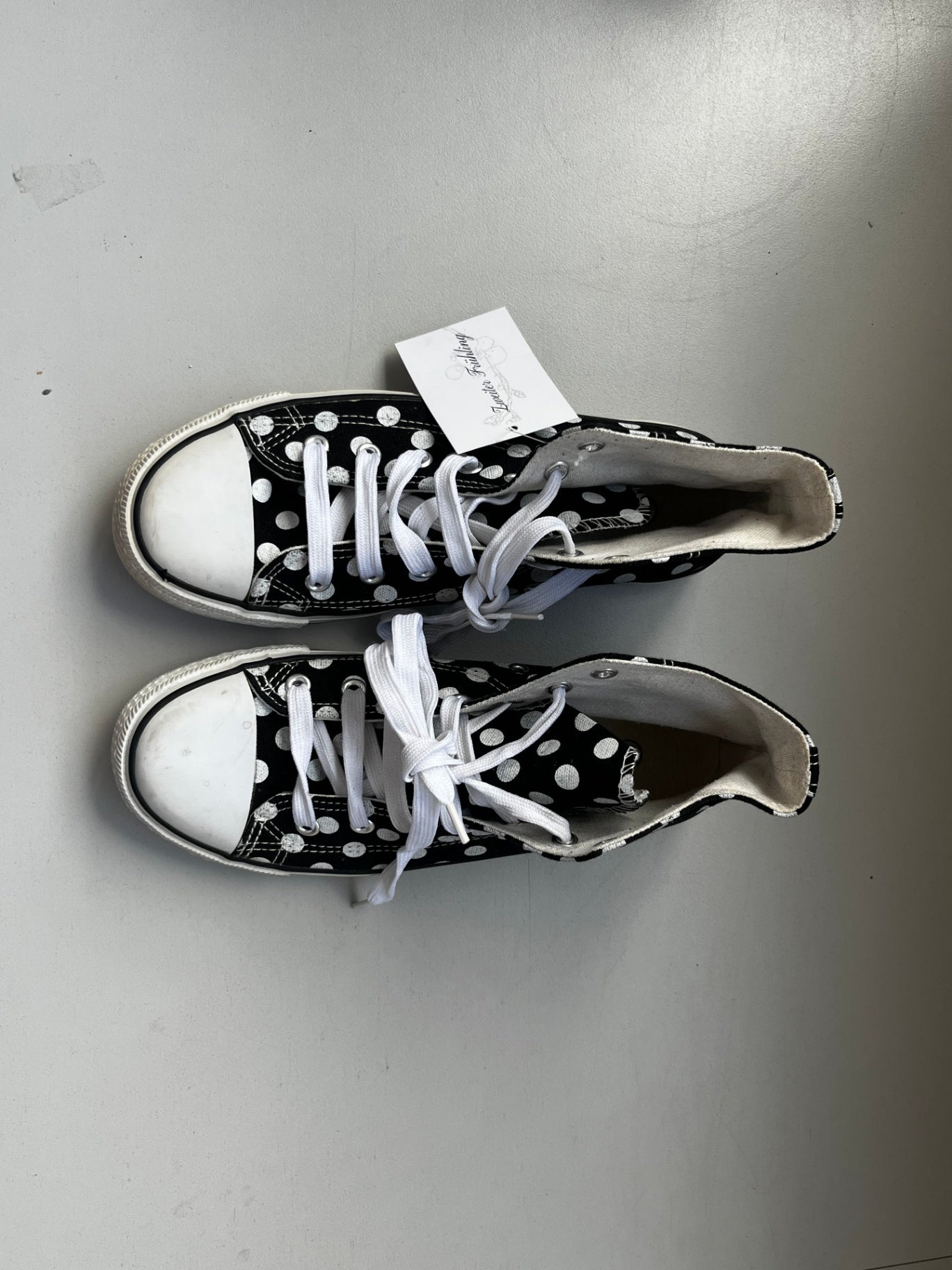 Turnschuhe 39 Schwarz und Weiß
